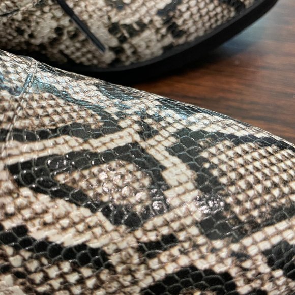 Like New Cole Haan - Modern Classics Oxford - Python Leather Print Size 5 - Picture 8 of 8